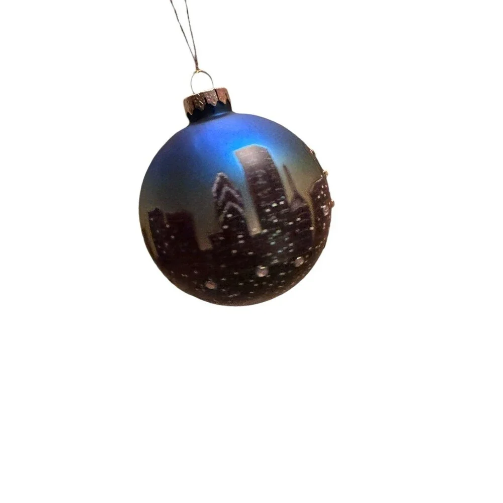 Macy’s Holiday lane Chicago Skyline Christmas ball Glass ornament
